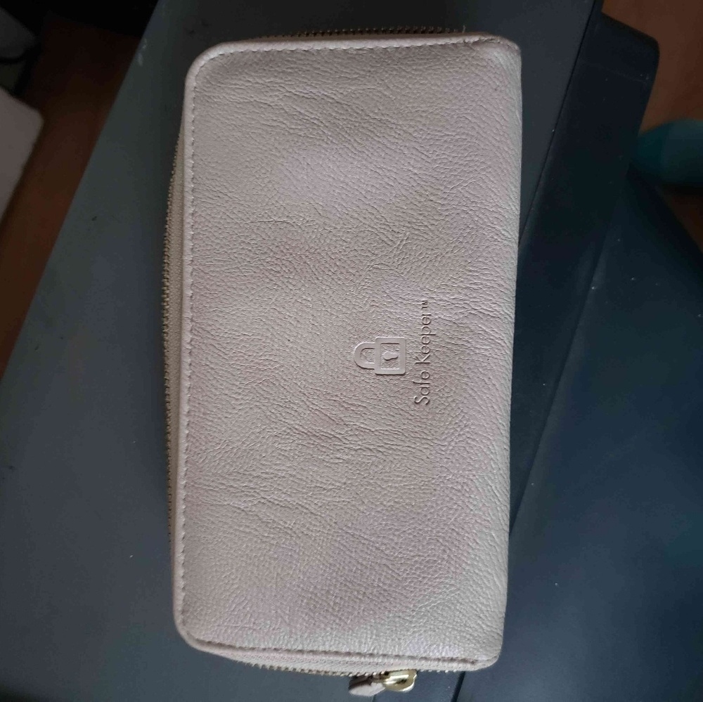 Safe keeper wallet
